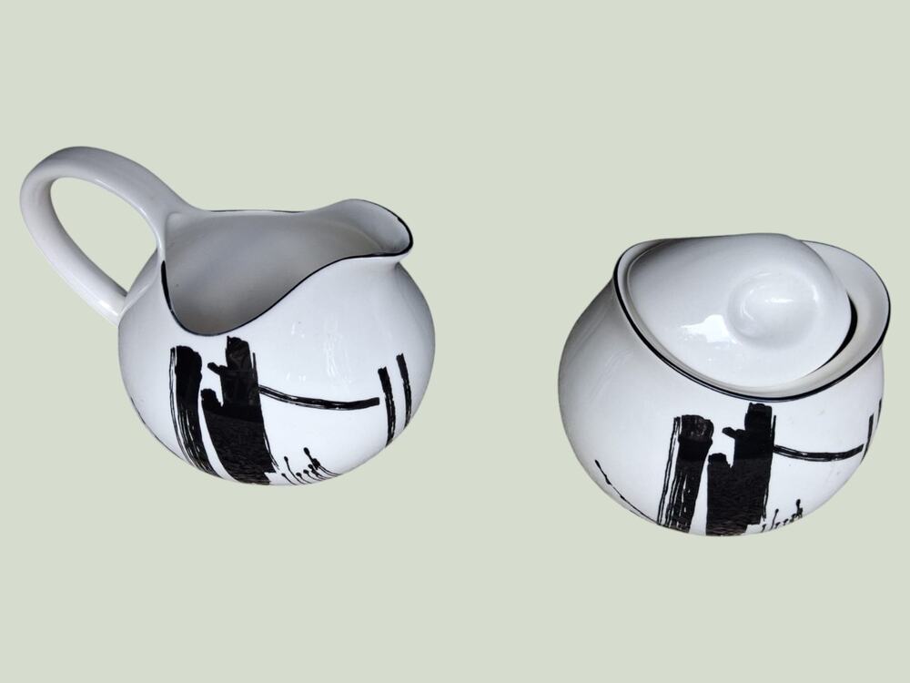 Vintage 1986 Sango Larry Laslo Calligraphy Creamer & Lidded Sugar Bowl Set 8199